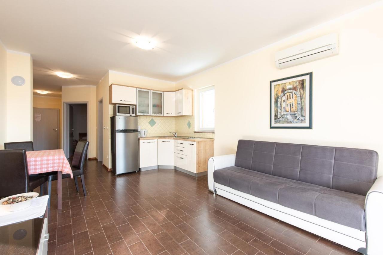 Apartments Bella Vista Krk Town Bagian luar foto