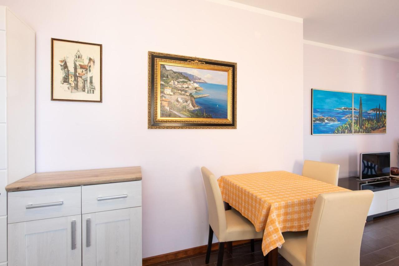 Apartments Bella Vista Krk Town Bagian luar foto