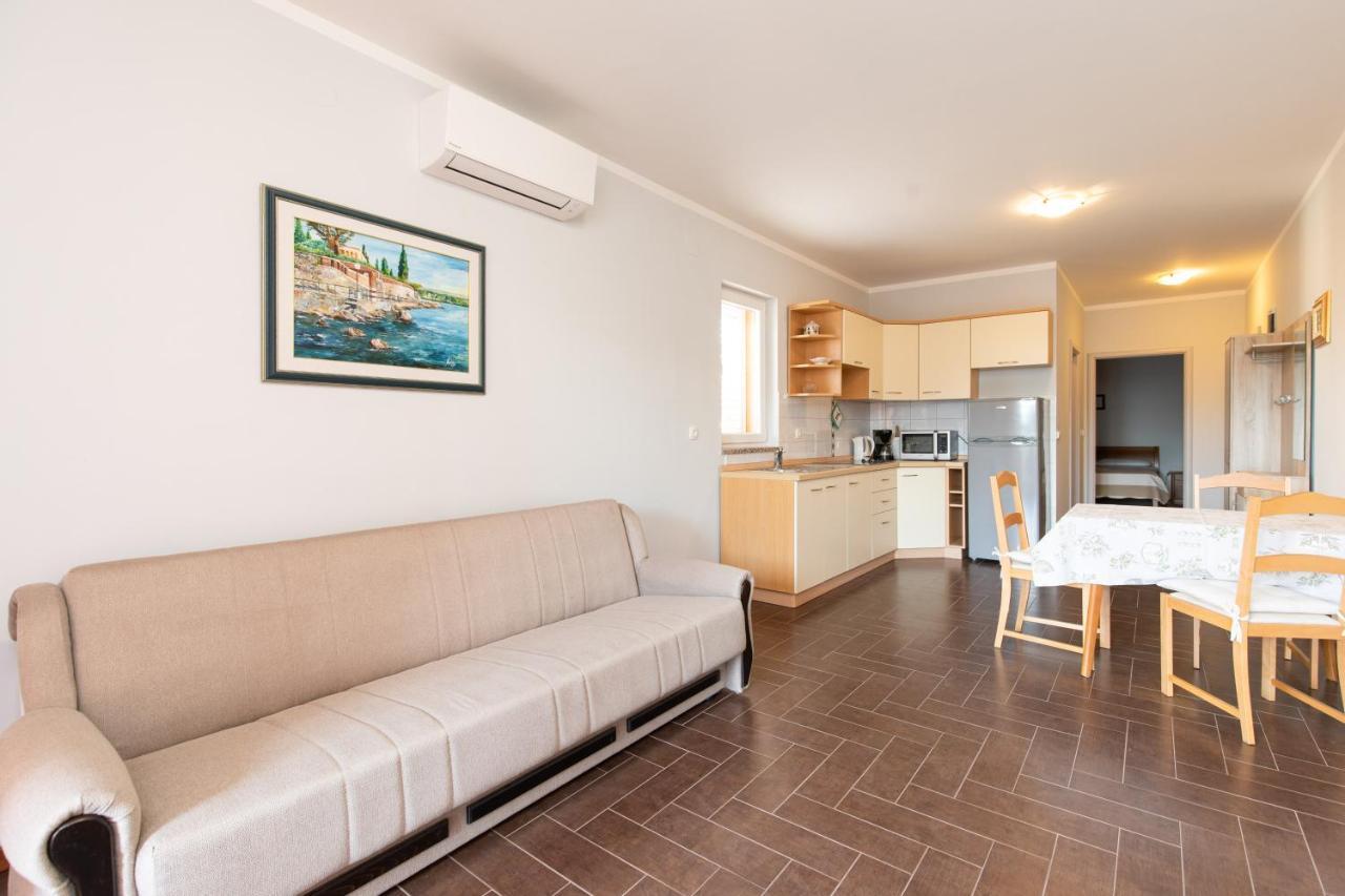 Apartments Bella Vista Krk Town Bagian luar foto