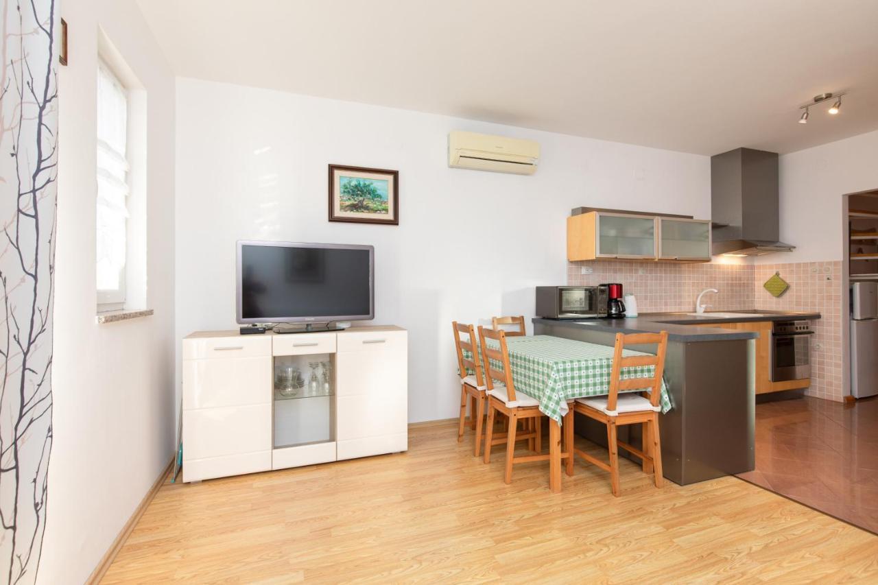 Apartments Bella Vista Krk Town Bagian luar foto