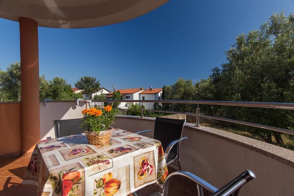 Apartments Bella Vista Krk Town Bagian luar foto